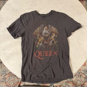 Abercrombie & Fitch, soft AF collection, Queen Graphic Tee